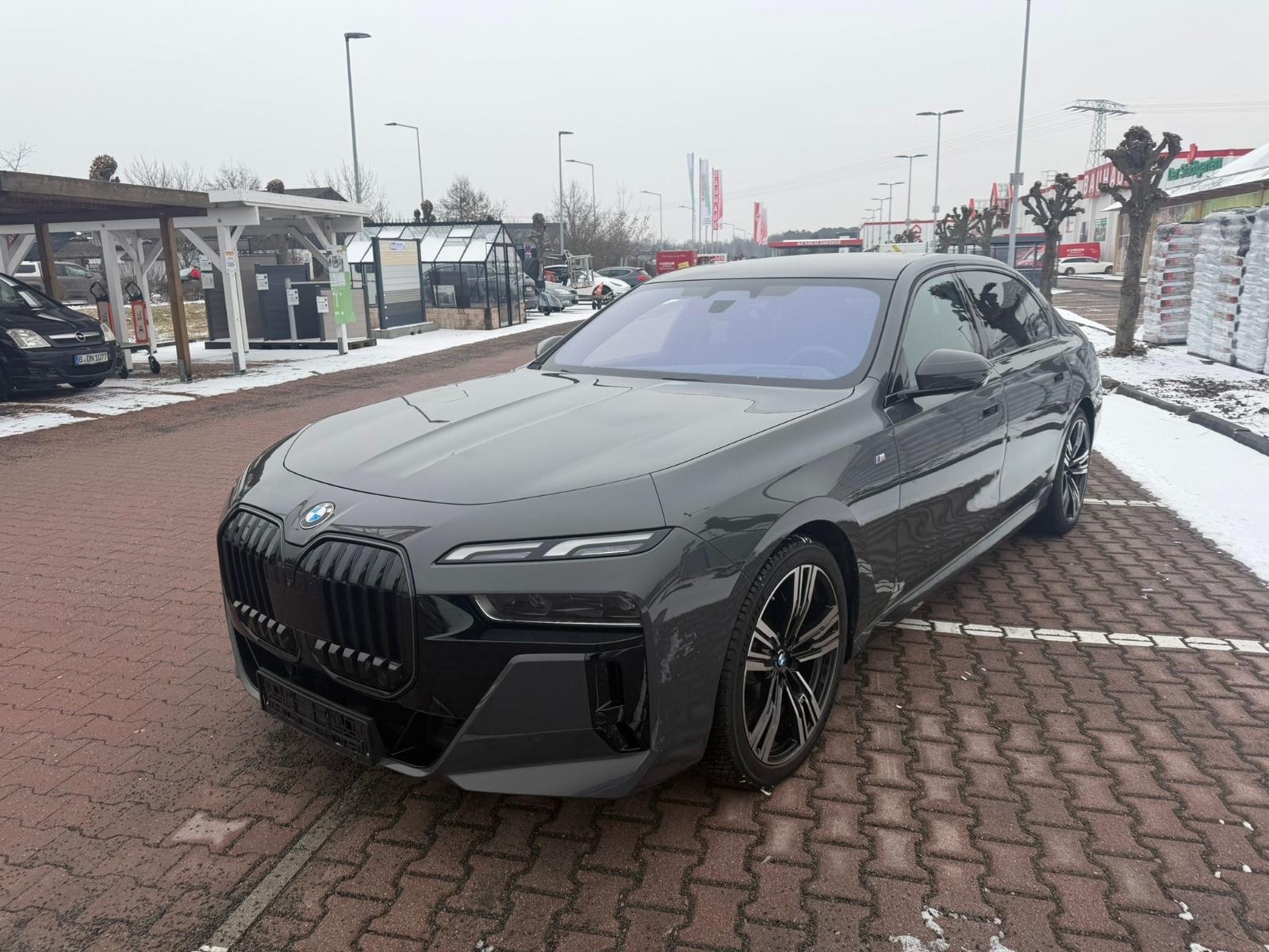 BMW 740 740d M-Sport Sedan xDrive