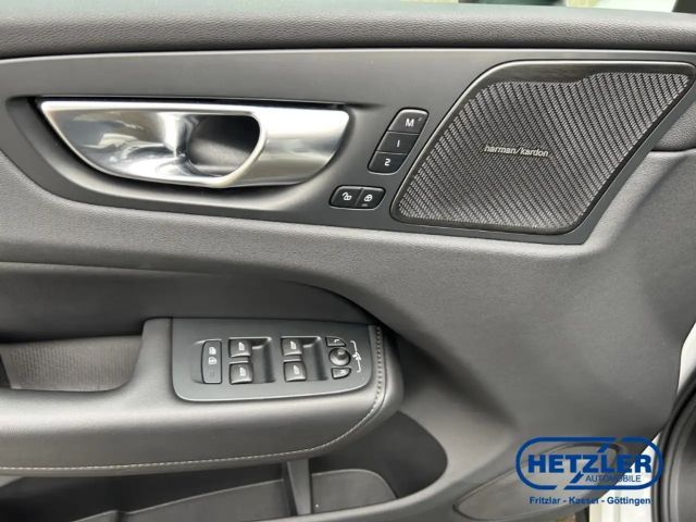 Volvo XC60 AWD Dark Plus