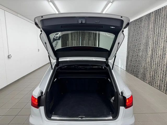 Audi A4 40 TFSI Avant Quattro S-Tronic