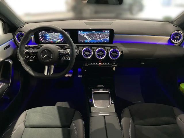 Mercedes-Benz A 200 AMG Line