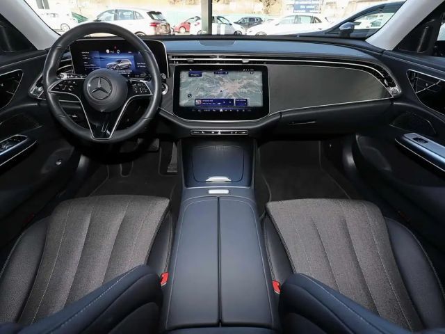 Mercedes-Benz E 220 AVANTGARDE E 220 d Estate