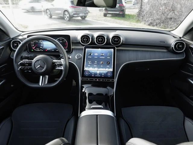 Mercedes-Benz C 220 AMG Line C 220 d Sedan