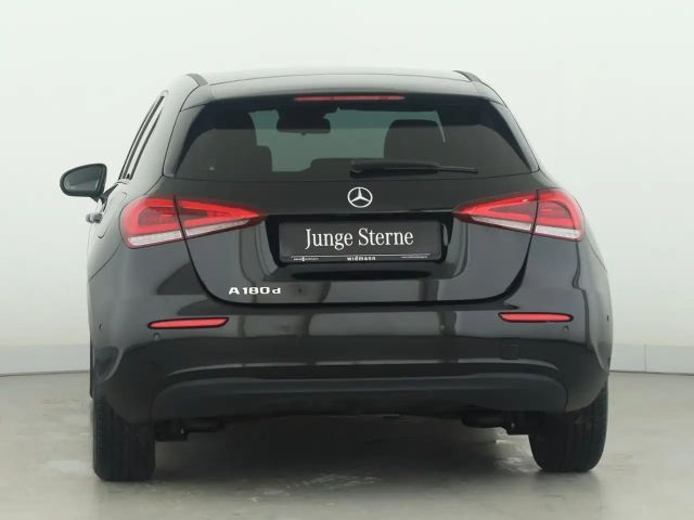 Mercedes-Benz A 180 A 180 d