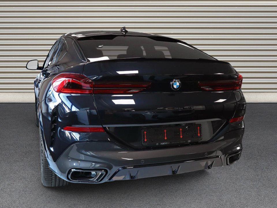 BMW X6 M50i