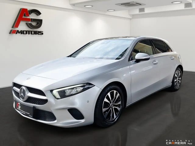Mercedes-Benz A 200 Aut./LED/Panorama/AHK/Navi/Kamera/SHZ/1.Besitz