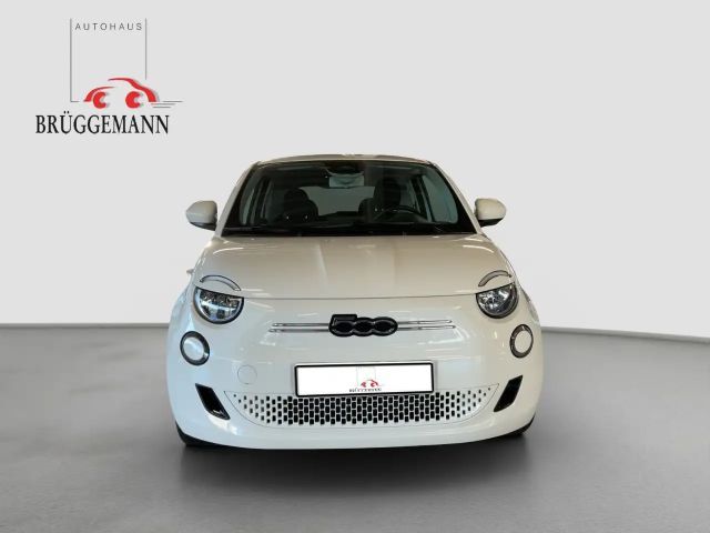 Fiat 500e + Radio- & Winterpaket
