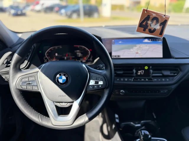 BMW 120 120i Sedan Sport Line