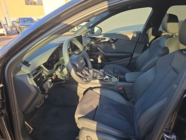 Audi A4 40 TDI Avant Quattro S-Line S-Tronic