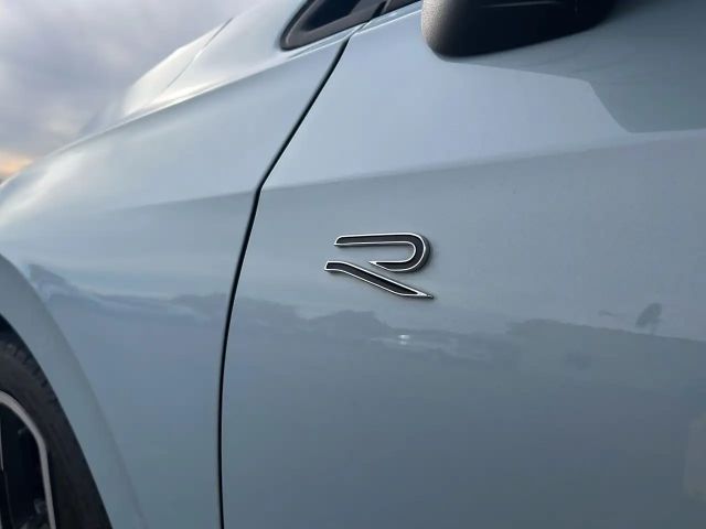 Volkswagen Golf 1.5 eTSI DSG R-Line