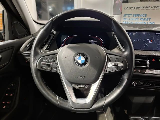 BMW 118 118i Sedan Sport Line