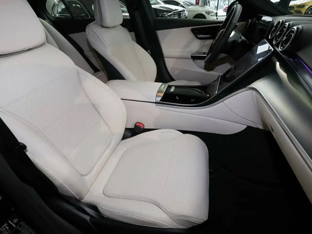 Mercedes-Benz C 180 AVANTGARDE Sedan