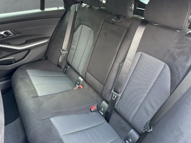 BMW 320 320i M-Sport Touring