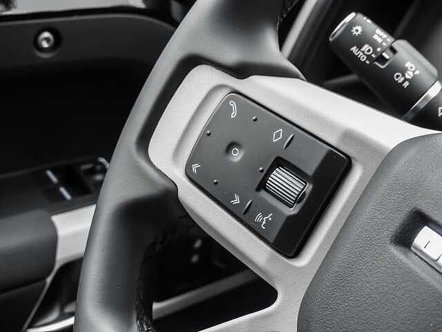 Land Rover Defender 90 Dynamic SE