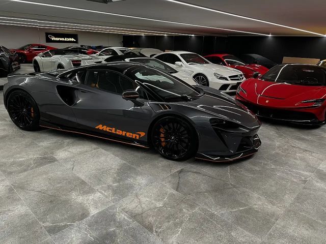 McLaren Artura Spider