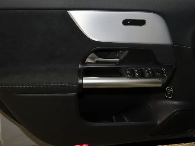 Mercedes-Benz GLA 200 AMG Line