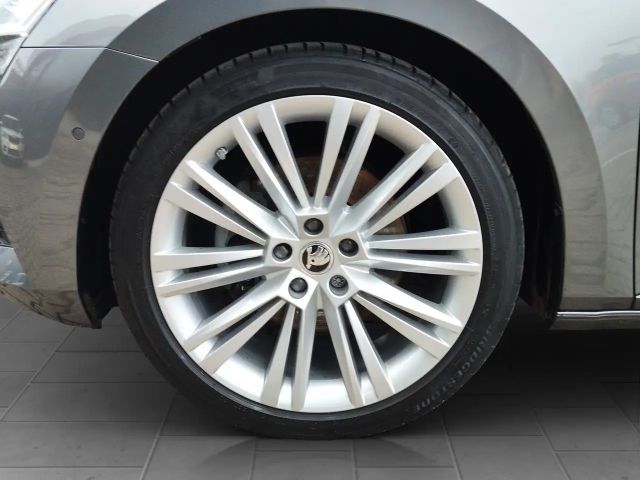 Skoda Superb 2.0 TSI Combi Style Style