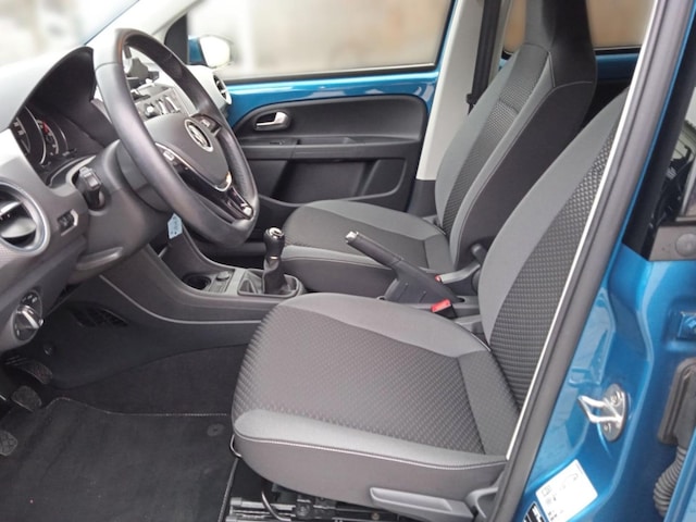 Volkswagen up! Active