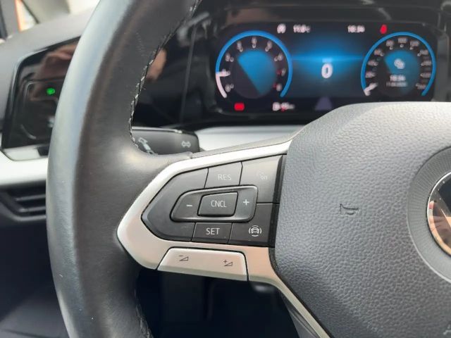Volkswagen Golf 1.0 TSI Variant