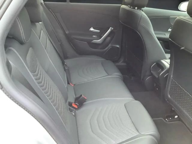 Mercedes-Benz CLA 180 Coupé Shooting Brake