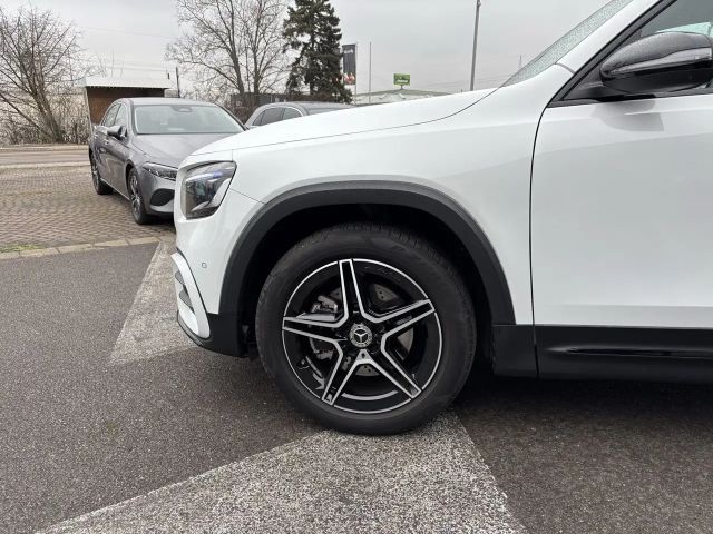 Mercedes-Benz GLB 200 AMG Line