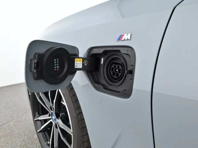 BMW 330 330e Sedan xDrive