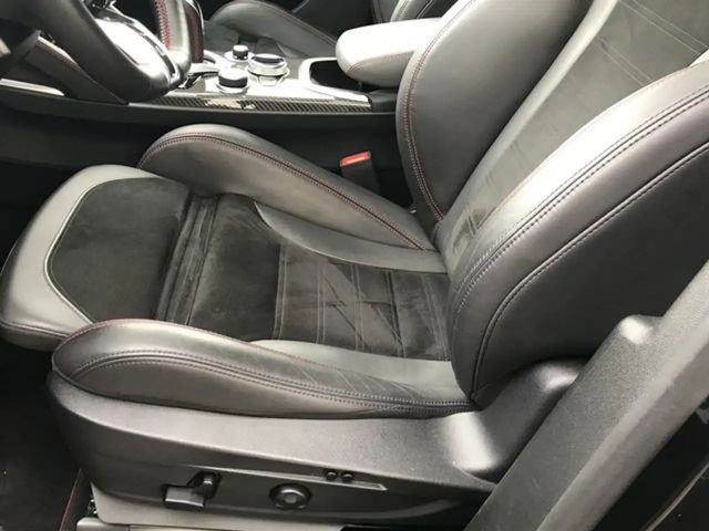 Alfa Romeo Stelvio Q4 Quadrifoglio