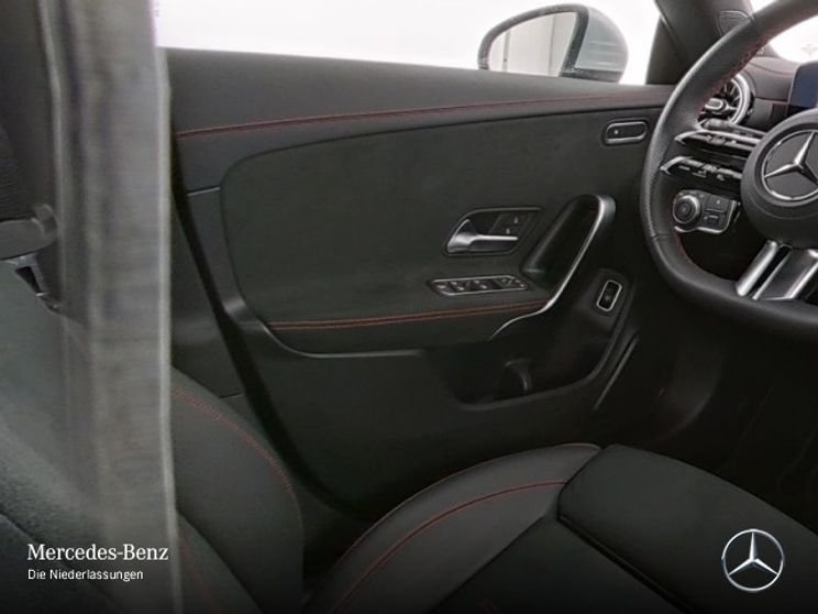 Mercedes-Benz CLA 200 AMG Line Shooting Brake