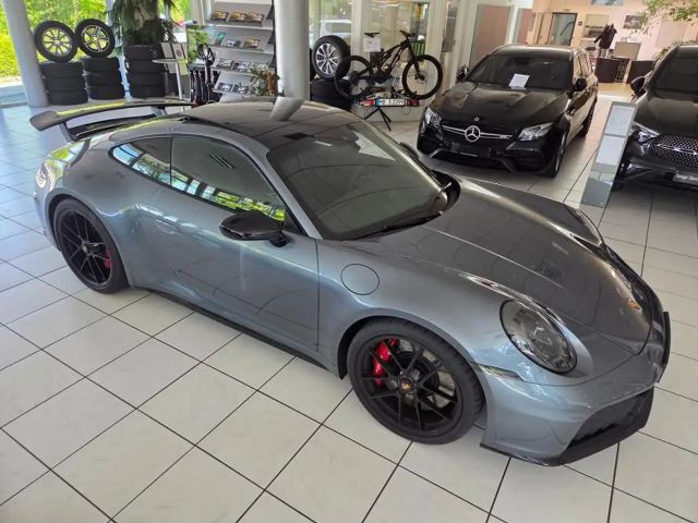 Porsche 992 Carrera Coupé GTS