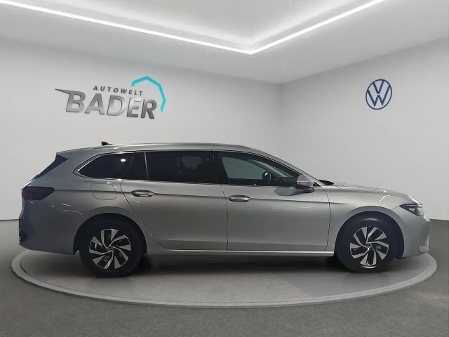 Volkswagen Passat 1.5 eTSI Business Variant