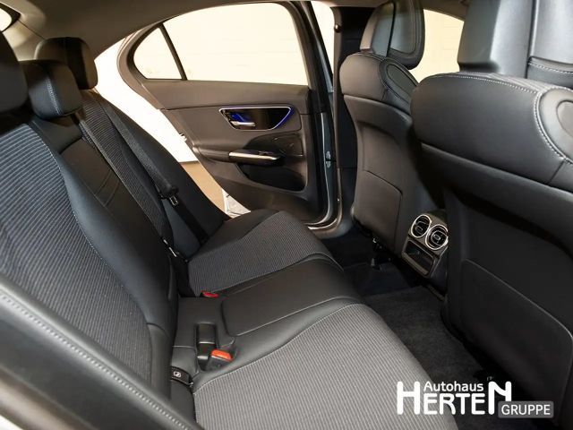 Mercedes-Benz C 200 AVANTGARDE Sedan