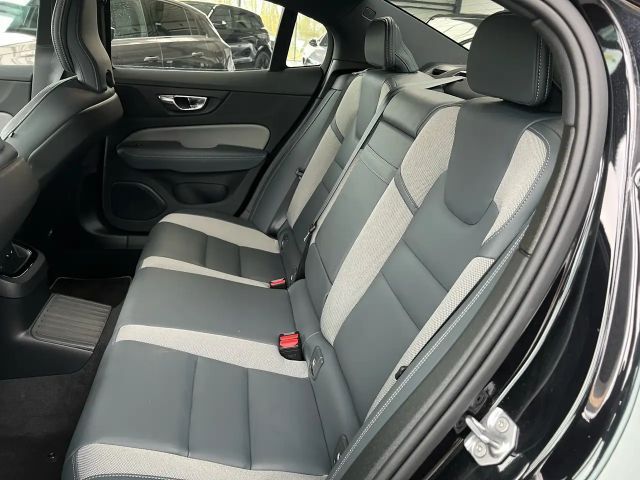 Volvo S60 AWD R-Design Recharge