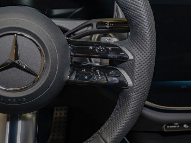 Mercedes-Benz E 200 Sedan