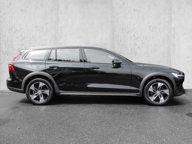 Volvo V60 Cross Country AWD Plus