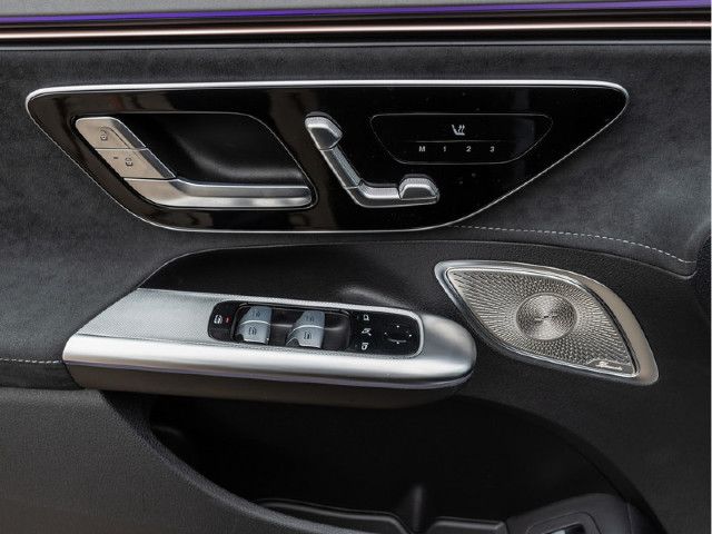 Mercedes-Benz EQE 300 Sedan