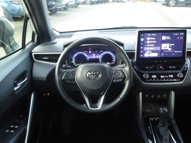 Toyota Corolla Cross Team D