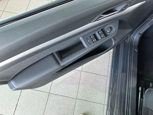 Volkswagen Golf 1.5 eTSI DSG Golf VIII Life