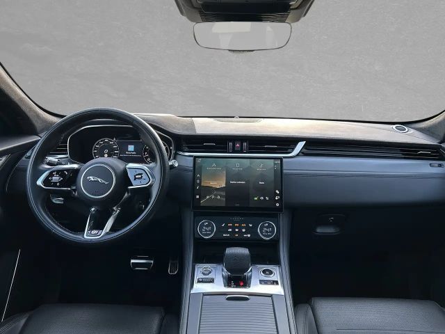 Jaguar F-Pace AWD SVR