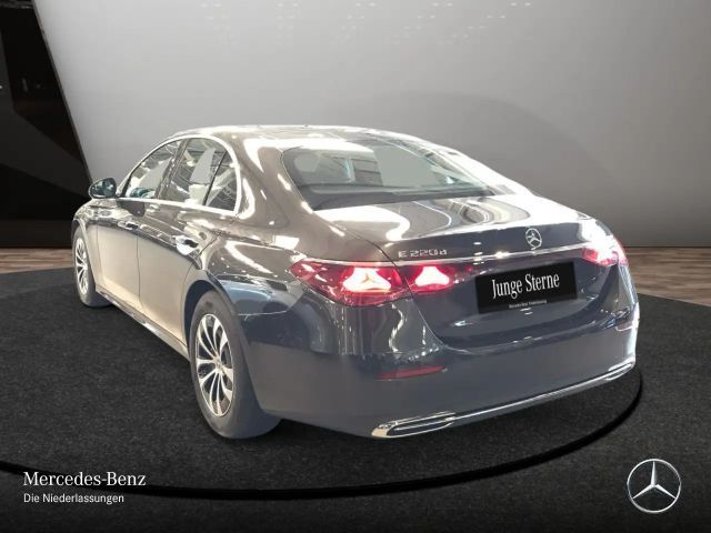 Mercedes-Benz E 220 AVANTGARDE E 220 d Sedan