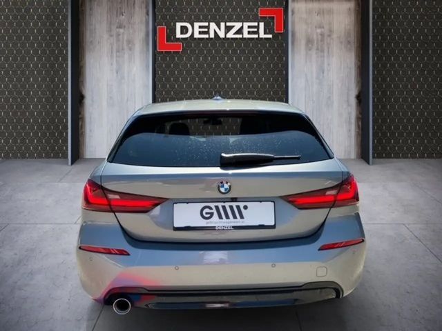 BMW 118 118i 5-deurs Sedan