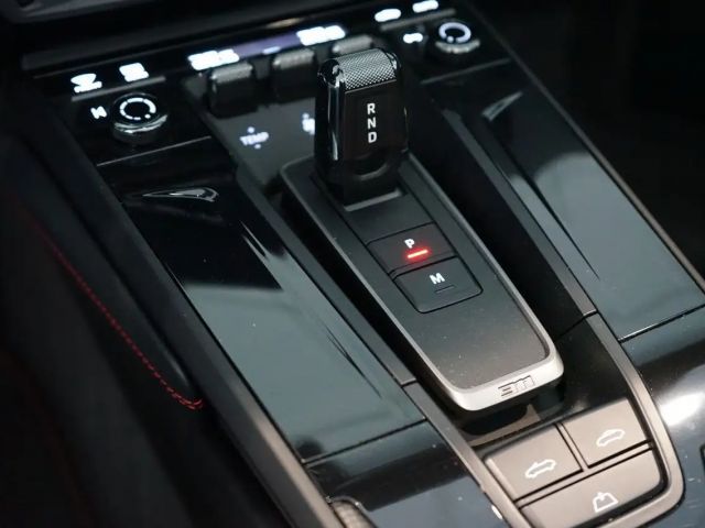 Porsche 992 Cabrio Carrera GTS