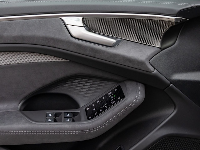 Audi A6 Avant Quattro S-Tronic