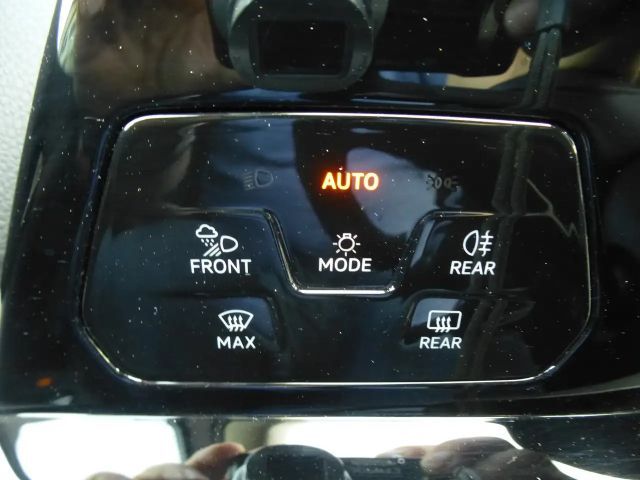 Volkswagen Golf Life Variant