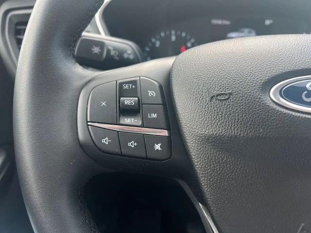 Ford Kuga Cool & Connect Hybrid