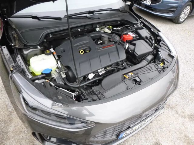 Ford Focus EcoBoost ST Line