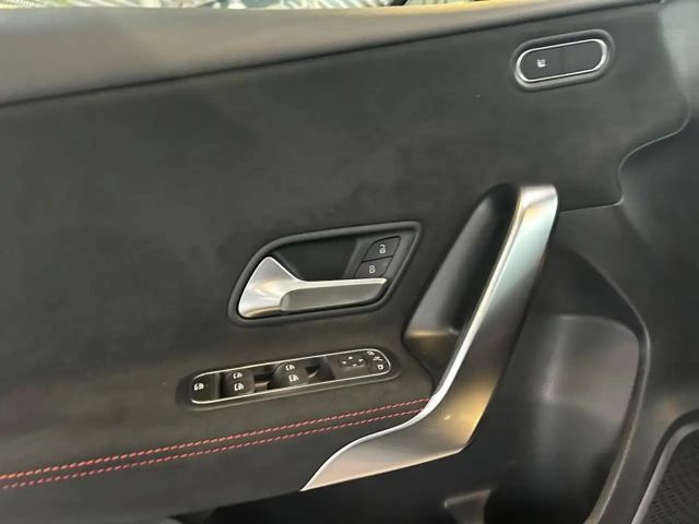 Mercedes-Benz A 200 AMG Line