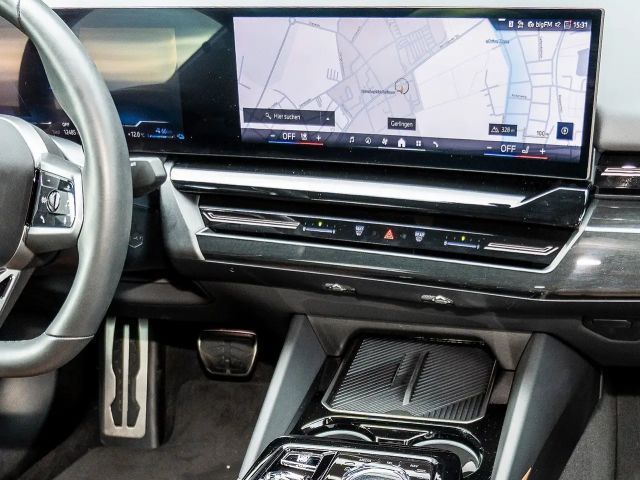 BMW 530 530e M-Sport Sedan