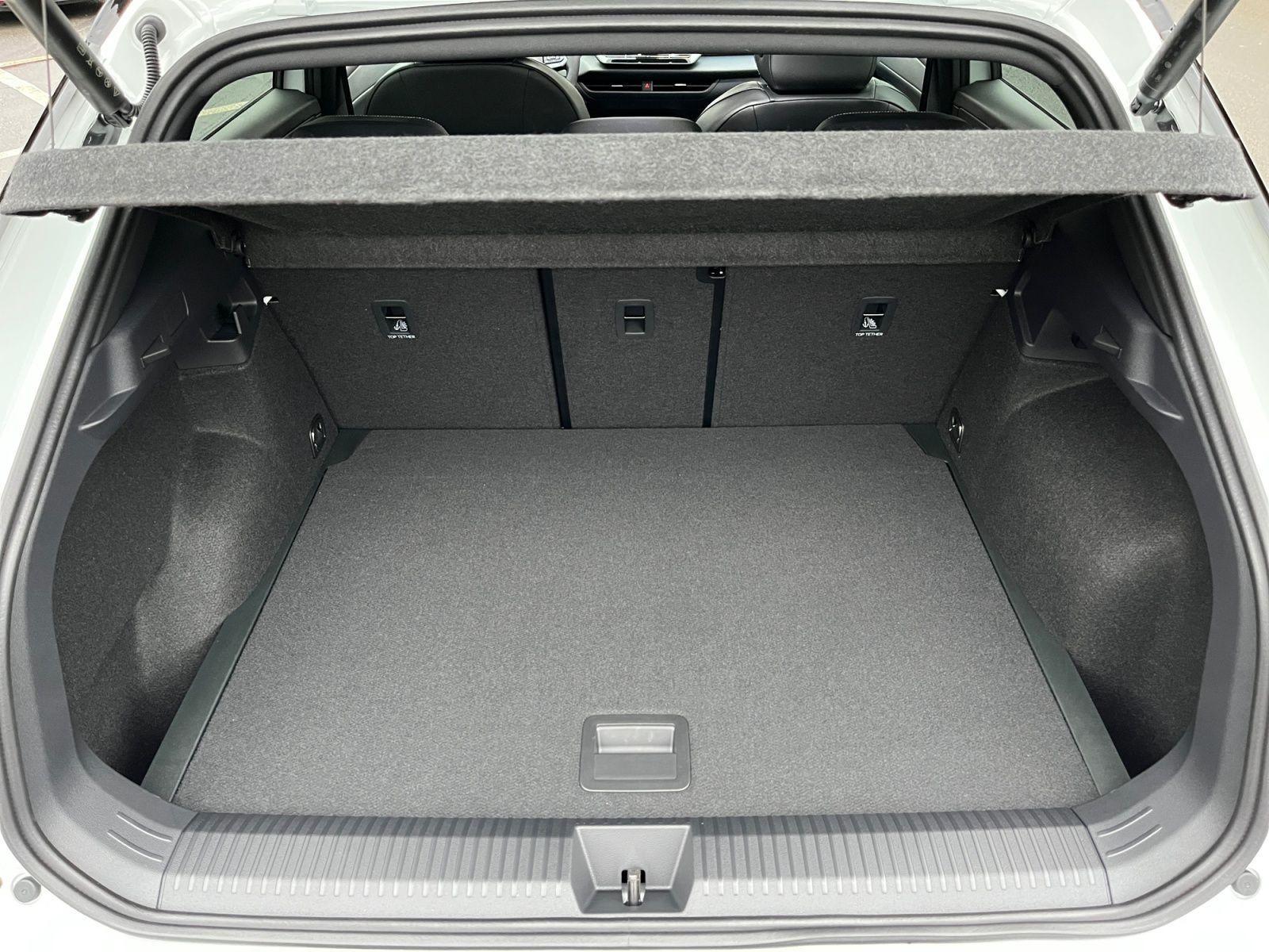 Volkswagen T-Roc 1.5 eTSI DSG IQ.Drive R-Line