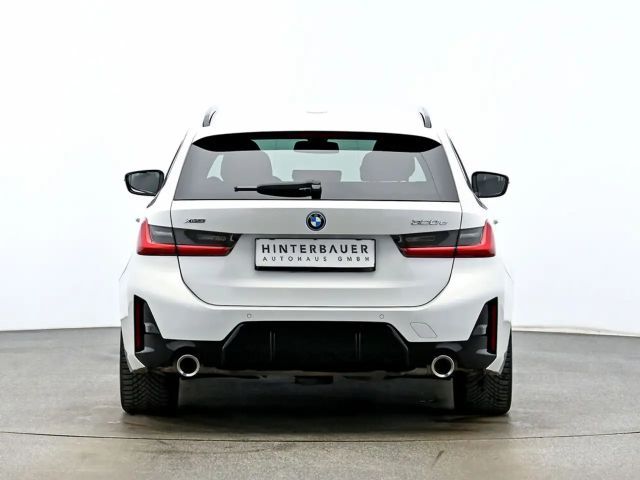 BMW 320 320e M-Sport xDrive