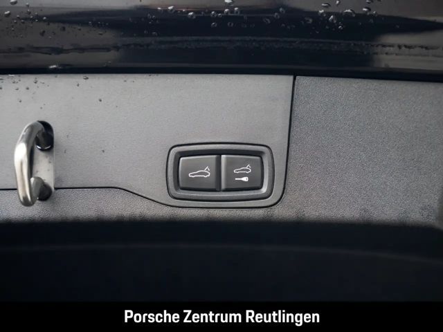 Porsche Taycan 4 Cross Turismo