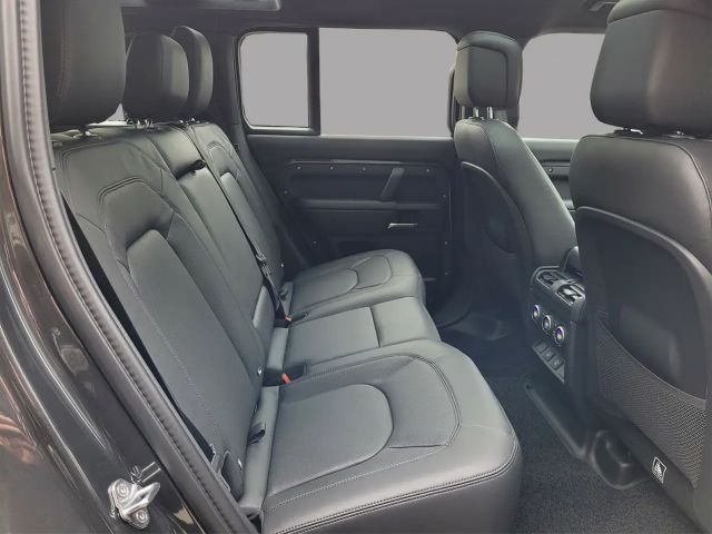 Land Rover Defender 110 D300 Dynamic HSE